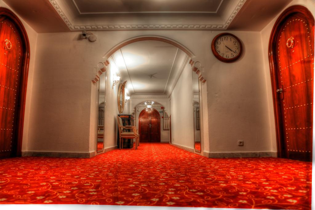 Hotel La Maison Blanche Тунис Экстерьер фото Interior of the hotel