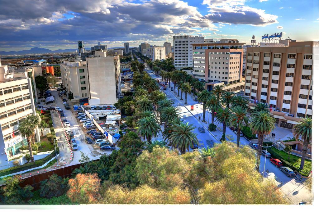 Hotel La Maison Blanche Тунис Экстерьер фото View of the city
