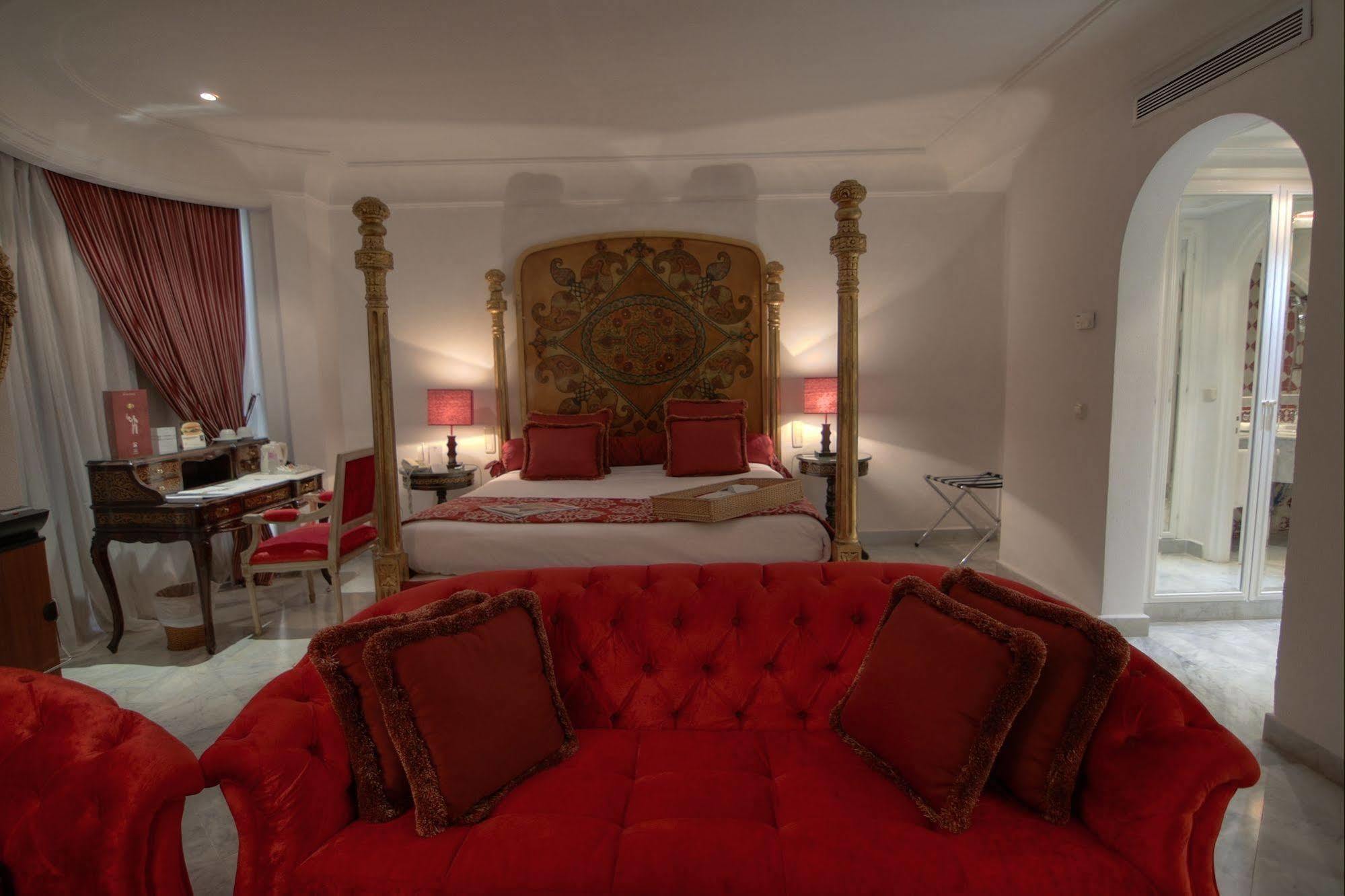 Hotel La Maison Blanche Тунис Экстерьер фото A suite at the Four Seasons Hotel, Madrid