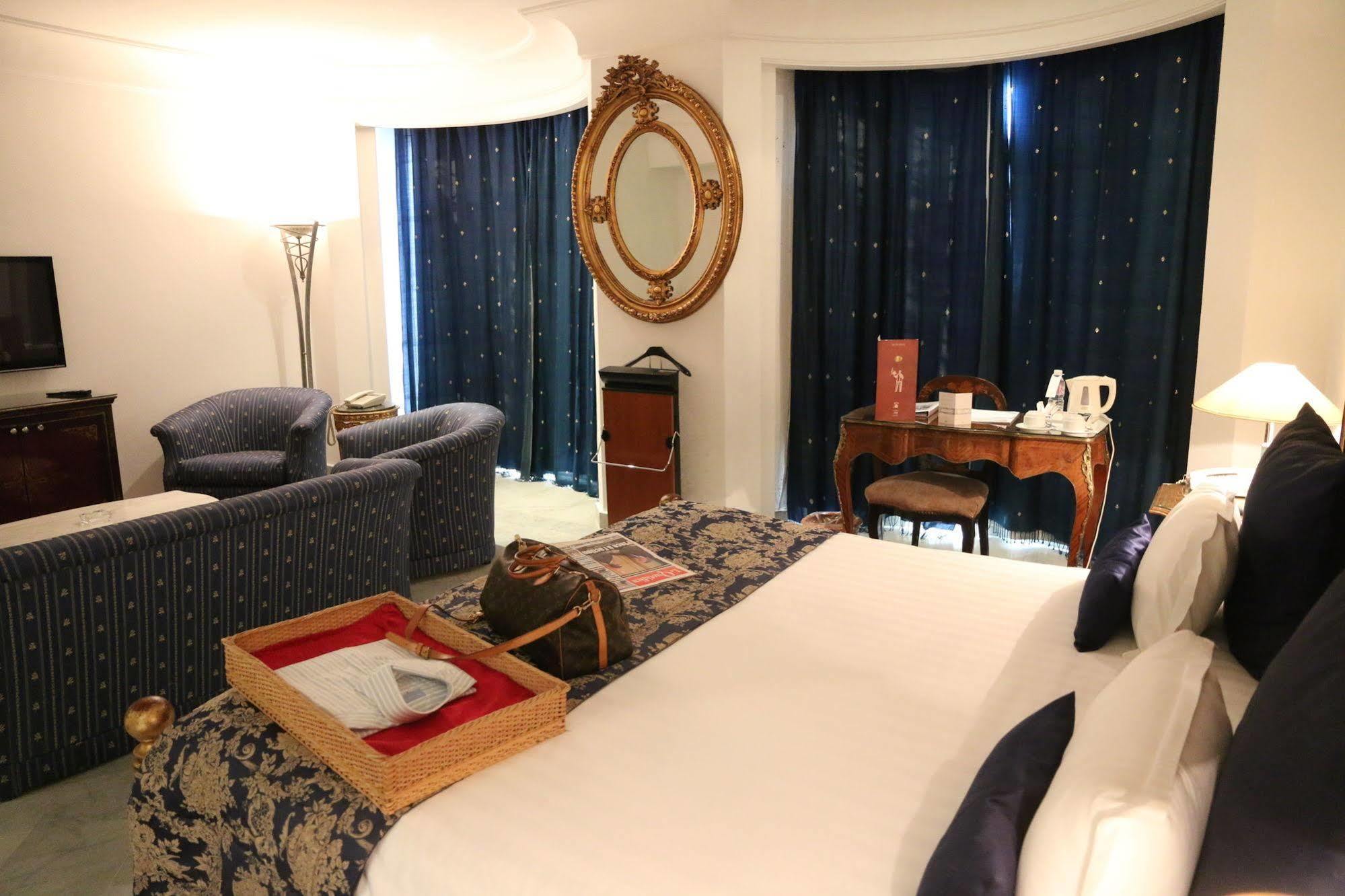 Hotel La Maison Blanche Тунис Экстерьер фото A room at the hotel