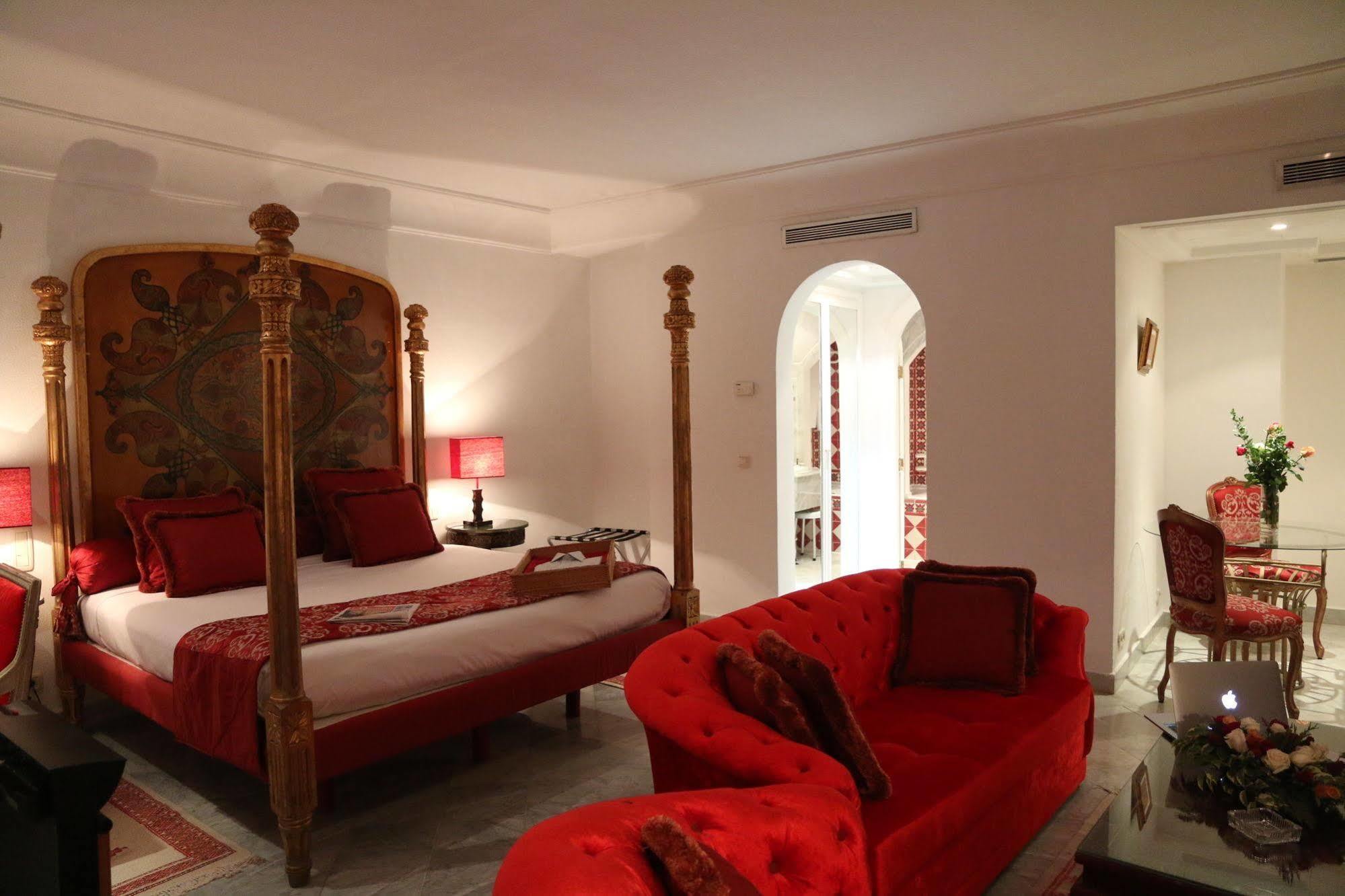 Hotel La Maison Blanche Тунис Экстерьер фото A suite at the hotel