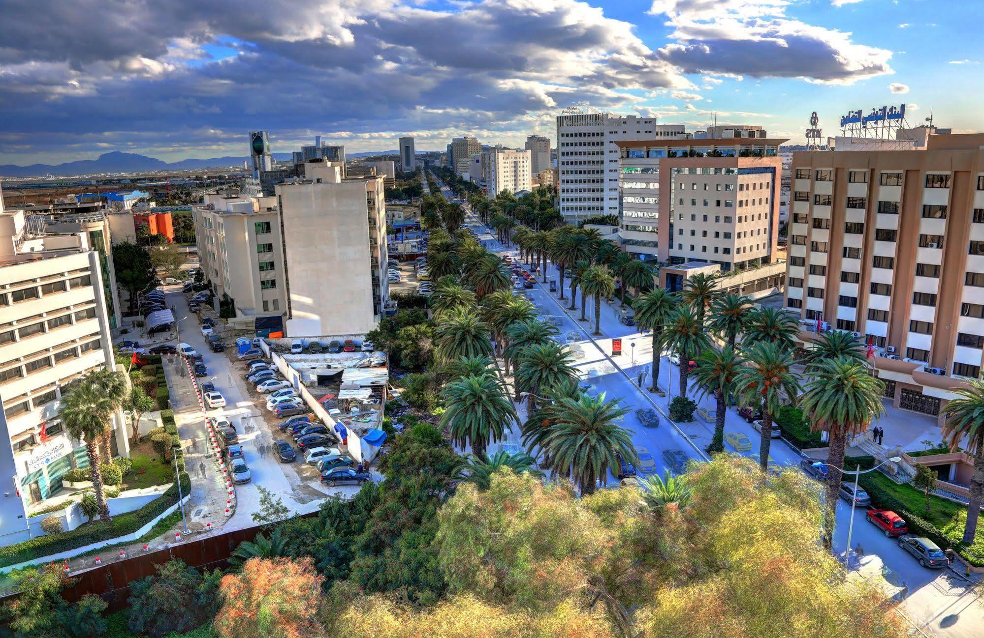 Hotel La Maison Blanche Тунис Экстерьер фото View of the city