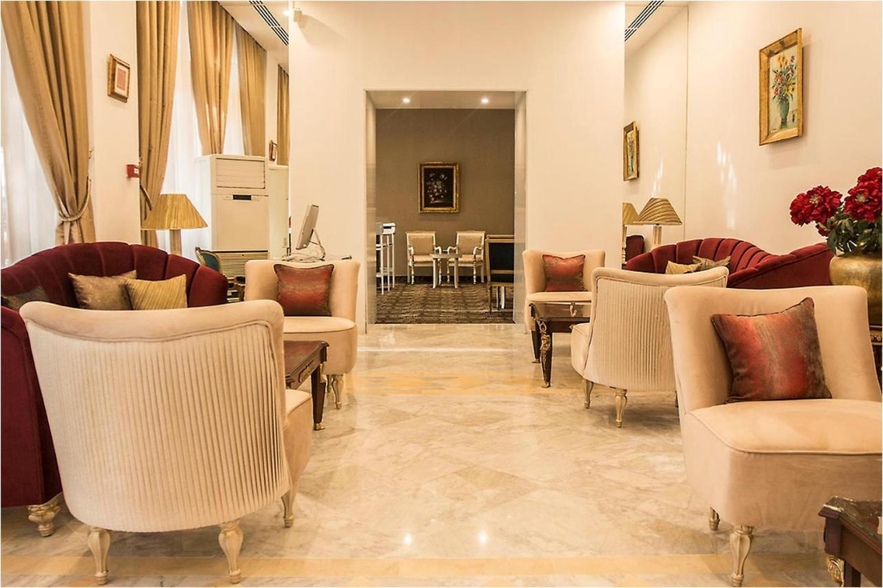 Hotel La Maison Blanche Тунис Экстерьер фото The lobby of the hotel